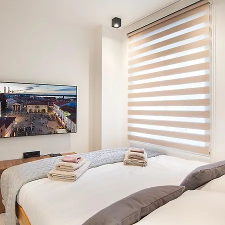 Arta Apartments City Center - With Private Parking Pula Exterior photo