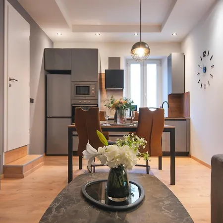 Arta Apartments City Center - With Private Parking Pula Room photo