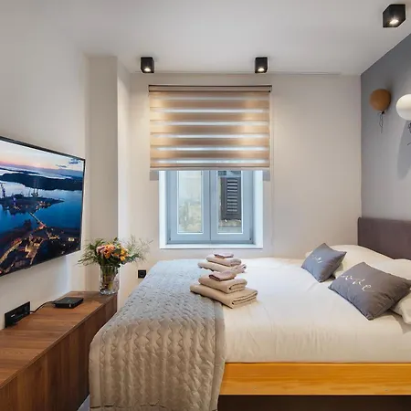 Arta Apartments City Center - With Private Parking Pula Room photo