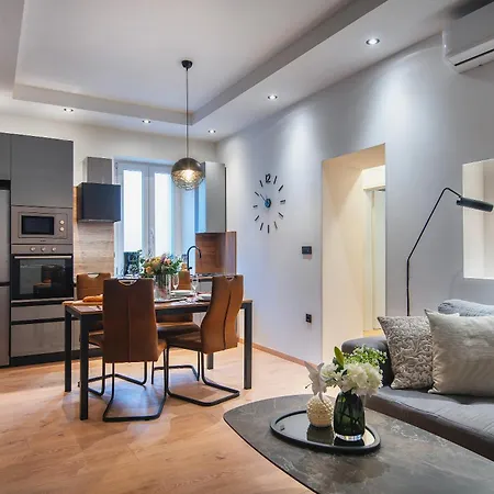Arta Apartments City Center - With Private Parking Pula Room photo