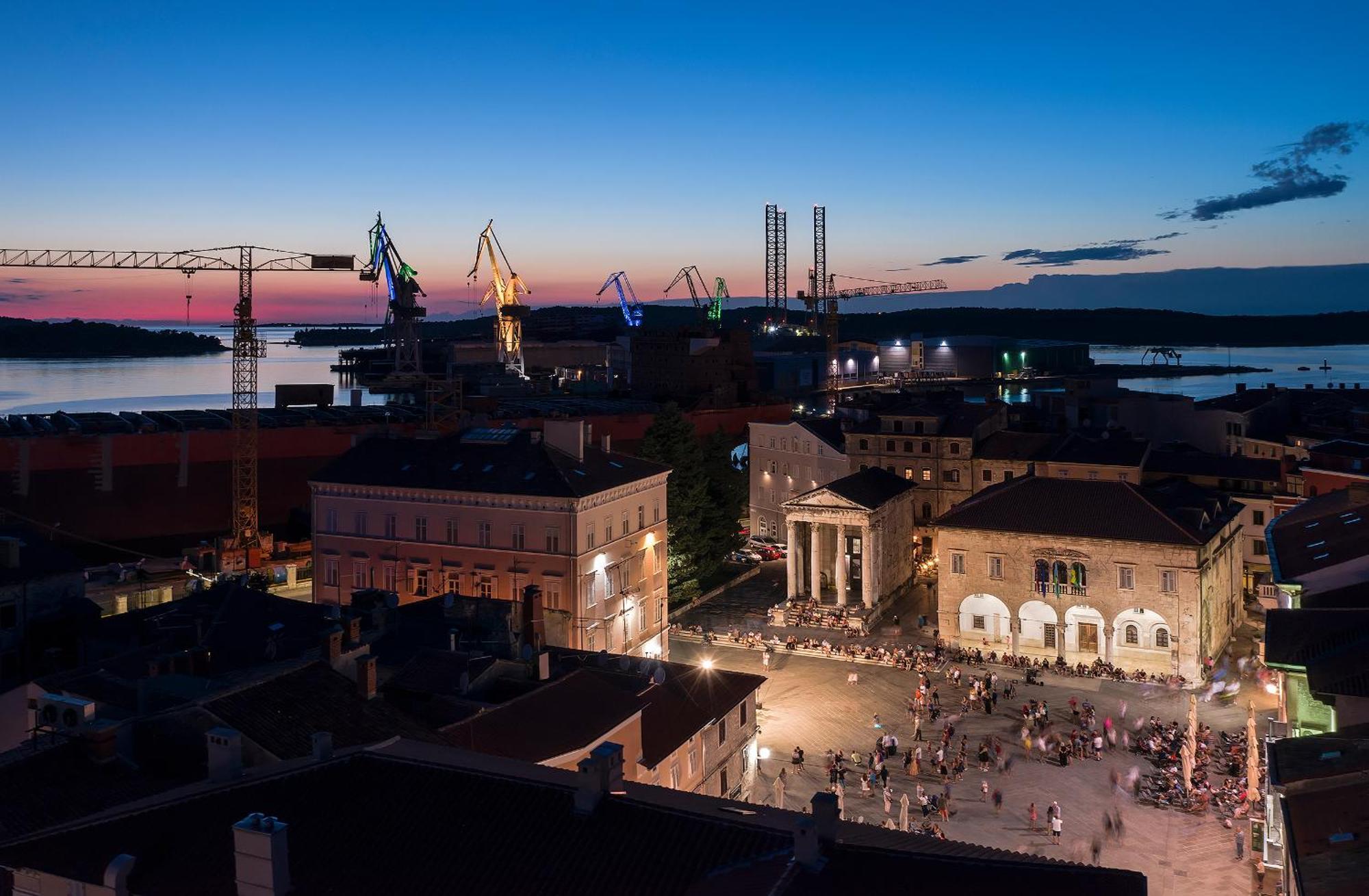 Arta Center - With Private Parking * Pula